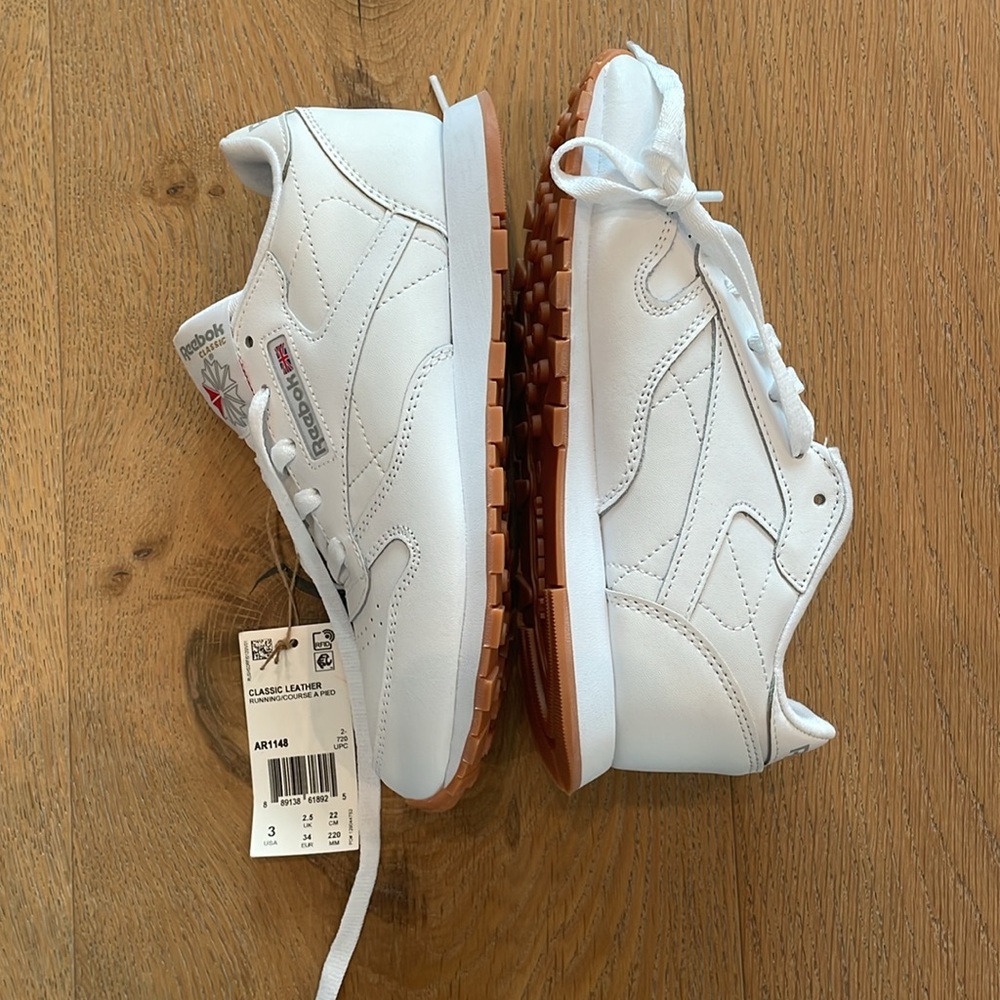 Kids Reebok Classics - Picture 2 of 4